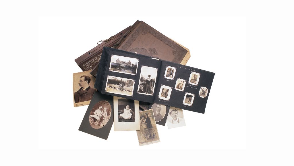 Gift idea - Personalized photo album or scrapbook